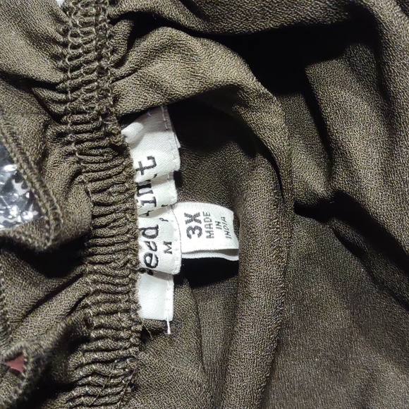 Speed Limit MPH | Bare Shoulder top in Army green 2X & 3X Gently Used - Picture 4 of 4